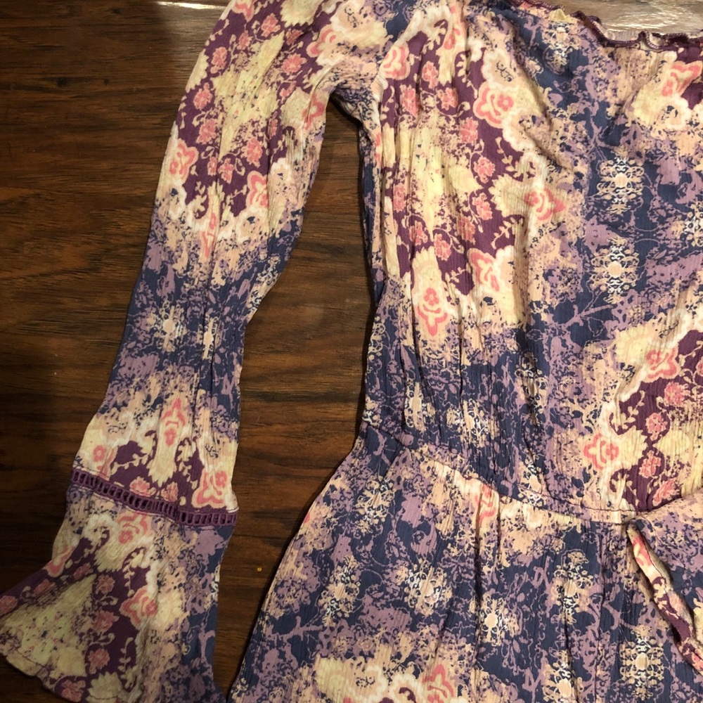 💖 Boutique Brand (En Créme) Off Shoulder Romper - Picture 2 of 4
